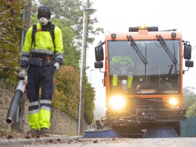 L’Ajuntament amplia la freqüència del servei de neteja viària