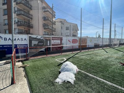 Es canvien les xarxes perimetrals del Camp de Futbol Municipal La Roureda Es canvien les xarxes perimetrals del Camp de Futbol Municipal La Roureda