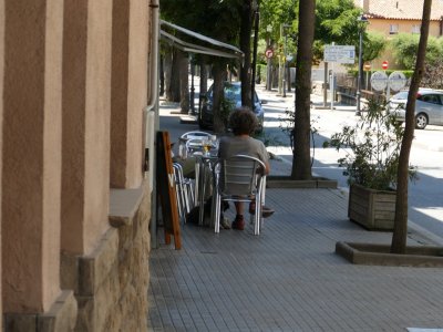 Les terrasses de bars i restaurants podran tornar a obrir amb les mesures de seguretat adequades