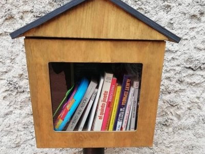 Inauguració dels nous punts d'intercanvi de llibres