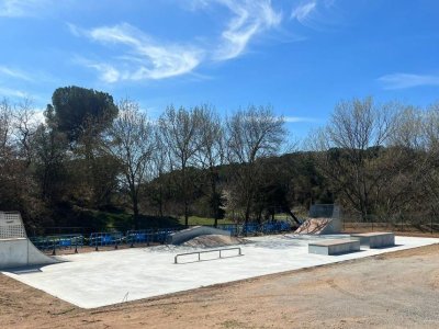 L'Ajuntament instal·la al costat del Pujoló l'skate retirat fa uns anys L'Ajuntament instal·la al costat del Pujoló l'skate retirat fa uns anys