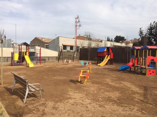 ampliació i millora del parc infantil costat del dispensari