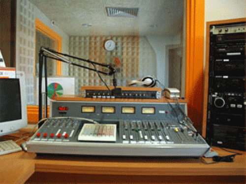 Estudis de Ràdio Taradell a finals del 2001.