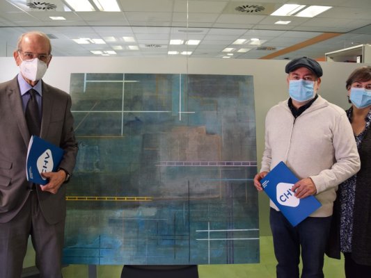 El pintor taradellenc Jesús Ramos dona un quadre a l'Hospital de Vic