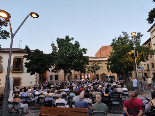 Les havaneres, un clàssic d’El Viu l’Estiu, omplen La Plaça