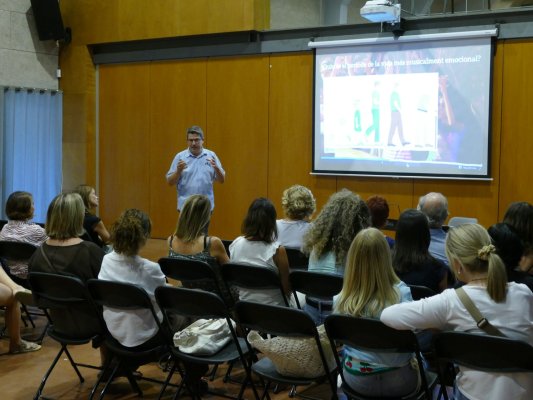El Consell Escolar Municipal de Taradell inaugura el curs 2026-2027 amb una sessió sobre música i educació El Consell Escolar Municipal de Taradell inaugura el curs 2026-2027 amb una sessió sobre música i educació
