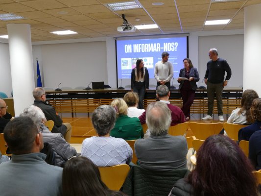 Acte de benvinguda a l'Ajuntament, als nouvinguts a Taradell Acte de benvinguda a l'Ajuntament, als nouvinguts a Taradell