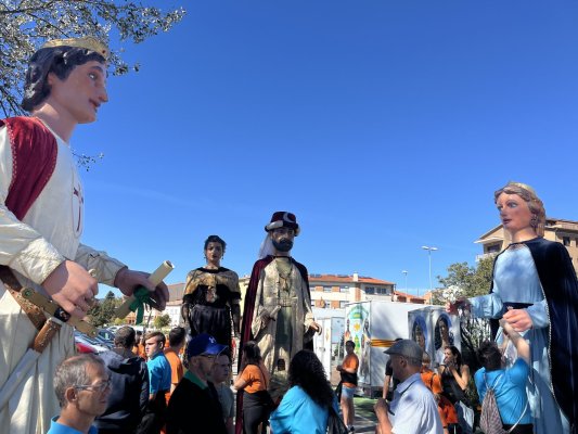 Taradell celebra diumenge la 32a Trobada de Gegants Taradell celebra diumenge la 32a Trobada de Gegants