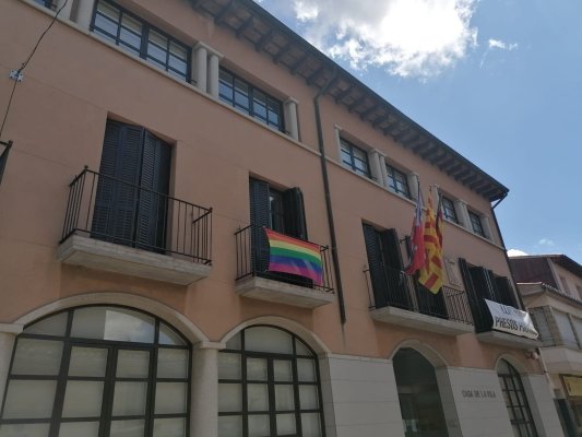 Missatges de suport a Arnau Márquez, víctima d'una agressió LGTBI-fòbica