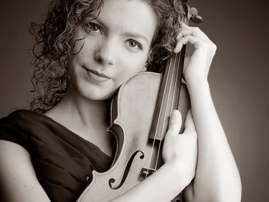 Doble premi internacional per a la professora de violí Anna Urpina