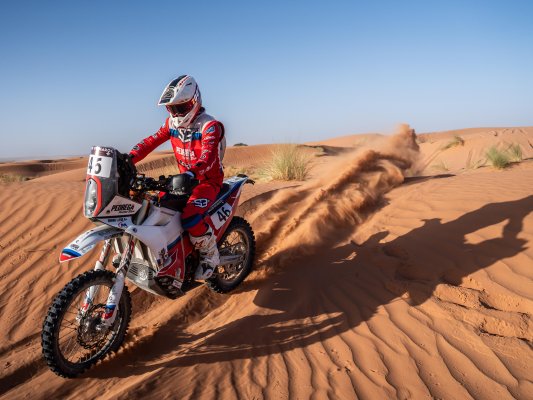 Arnau Lledó farà realitat el somni de córrer el seu primer Ral·li Dakar Arnau Lledó farà realitat el somni de córrer el seu primer Ral·li Dakar