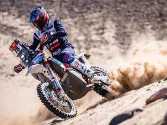 Arnau Lledó brilla en l’etapa marató i entra al top 20 del Dakar Arnau Lledó brilla en l’etapa marató i entra al top 20 del Dakar