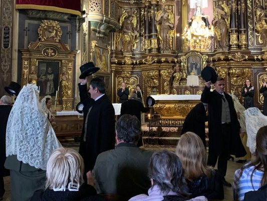 L'Esbart porta el Ball del Ciri a l'església dels Dolors de Vic