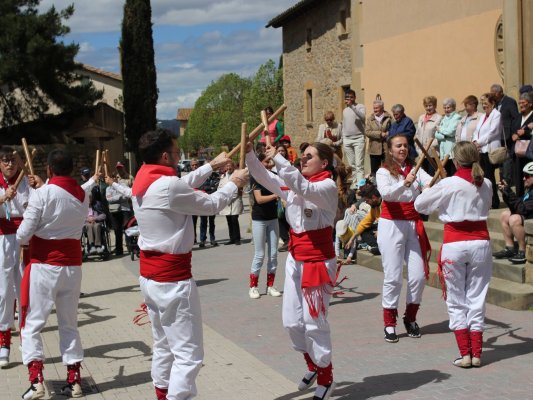 L’Esbart Sant Genís convida a ballar bastons per Pasqua amb una proposta oberta a tothom