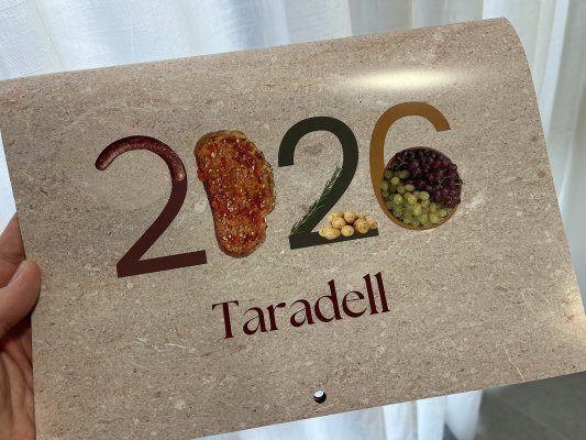 El calendari 2026, dedicat a la cuina catalana amb receptes de restauradors locals El calendari 2026, dedicat a la cuina catalana amb receptes de restauradors locals