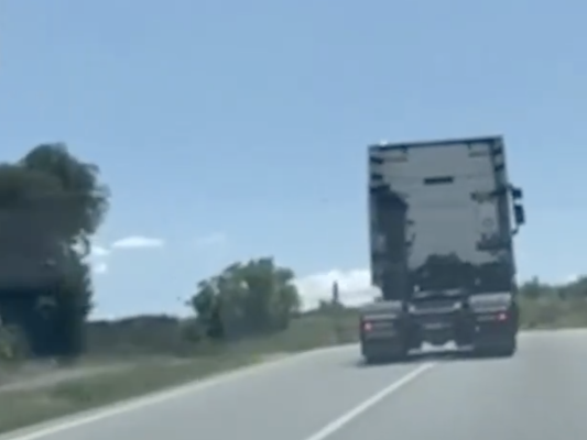 VÍDEO. Detenen un camioner que conduïa begut a Taradell VÍDEO. Detenen un camioner que conduïa begut a Taradell