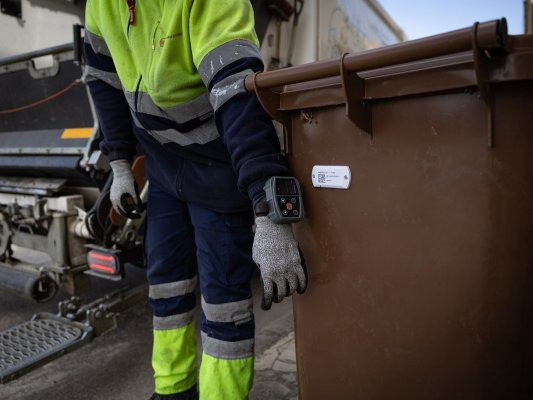 Taradell repartirà uns 1.200 cubells amb xip a les urbanitzacions per millorar el porta a porta