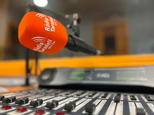 Aquest Nadal, s'organitza un taller de ràdio per a joves d'entre 12 i 16 anys Aquest Nadal, s'organitza un taller de ràdio per a joves d'entre 12 i 16 anys