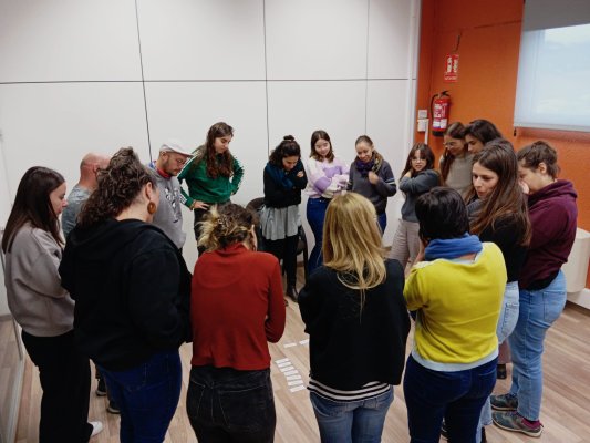 Nova guia per ajudar a combatre les violències masclistes per a totes les edats Nova guia per ajudar a combatre les violències masclistes per a totes les edats