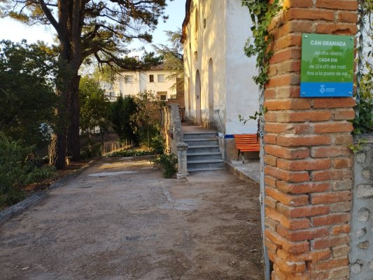 Obren al públic els jardins de Can Granada