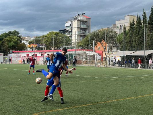 El Taradell es deixa escapar el partit en cinc minuts de desconcentració i el Lloreda no perdona El Taradell es deixa escapar el partit en cinc minuts de desconcentració i el Lloreda no perdona