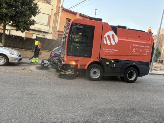 Taradell augmenta un 50% la freqüència del servei de neteja viària Taradell augmenta un 50% la freqüència del servei de neteja viària