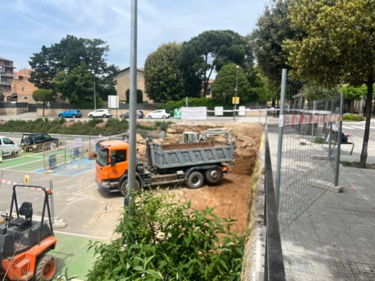 Comencen les obres d’una nova rampa i una escala d’accés a l’Espai 1 d’Octubre