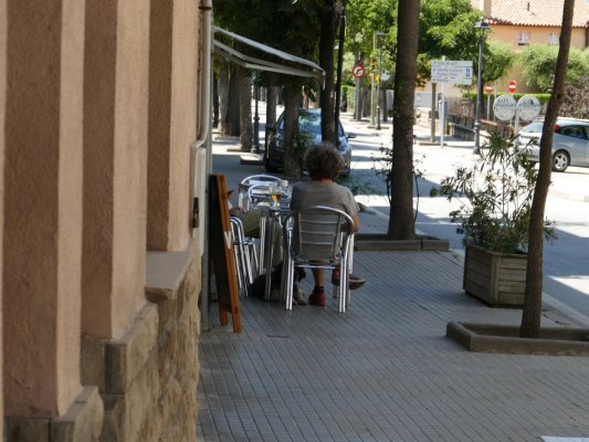 Les terrasses de bars i restaurants podran tornar a obrir amb les mesures de seguretat adequades