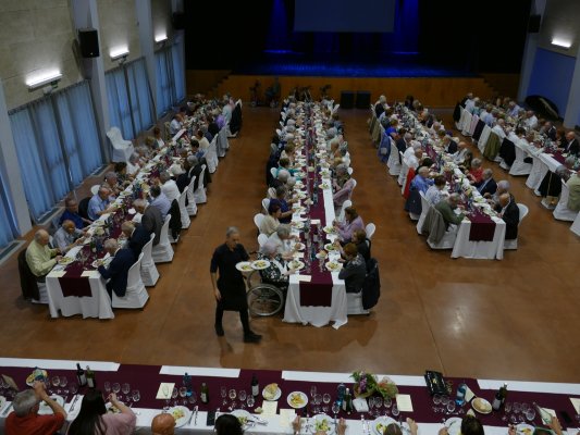 Unes 150 persones participen a l'Homenatge a la Vellesa