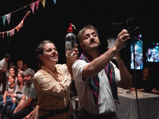 El Grup de Recerca porta <i>Iaia</i> de Mambo Project a Can Costa El Grup de Recerca porta <i>Iaia</i> de Mambo Project a Can Costa