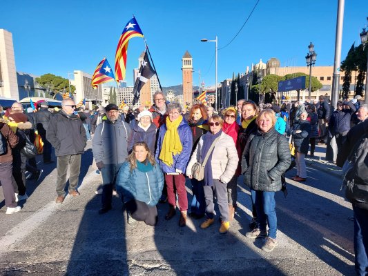 Diversos taradellencs, a la protesta contra la cimera hispano-francesa