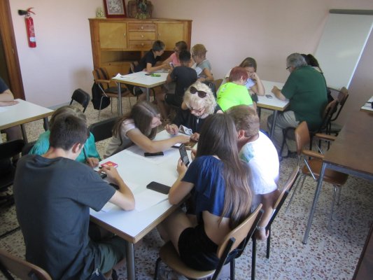 El projecte Fem-ho jove del Puntal i l’Associació de Jubilats de Taradell s’uneixen a través de la tecnologia i altres accions conjuntes El projecte Fem-ho jove del Puntal i l’Associació de Jubilats de Taradell s’uneixen a través de la tecnologia i altres accions conjuntes