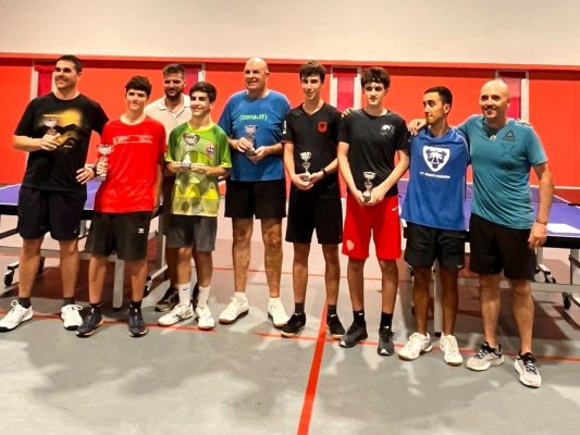 Roger Oriol i Gerard Llach guanyen el torneig de tennis taula Sènior i d'Aficionats Roger Oriol i Gerard Llach guanyen el torneig de tennis taula Sènior i d'Aficionats
