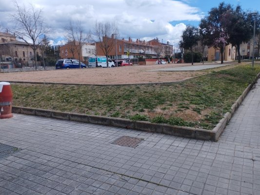 Taradell instal·larà un parc infantil a davant de l’Escola d’Arts L’Arpa