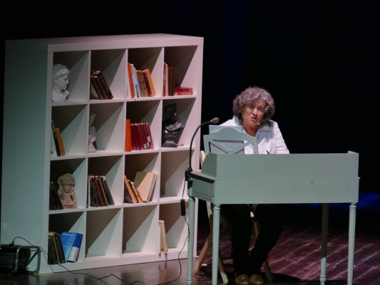 Tint Taradell Teatre estrena 'Batec de paraules' de Joana Raspall