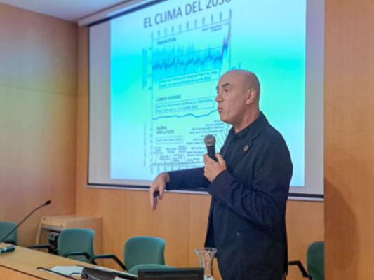 TARSOS fa l'assemblea general i organitza una xerrada amb Tomàs Molina TARSOS fa l'assemblea general i organitza una xerrada amb Tomàs Molina