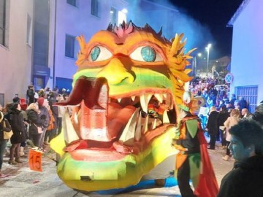 Els Troneres, primers al Carnaval de Centelles