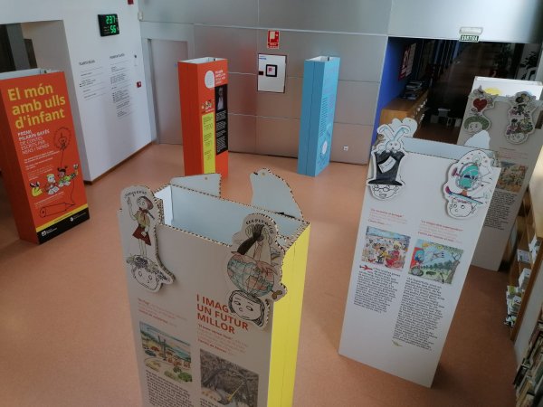 La Biblioteca Antoni Pladevall i Font acull l’exposició ‘El món amb ulls d’infant’ La Biblioteca Antoni Pladevall i Font acull l’exposició ‘El món amb ulls d’infant’