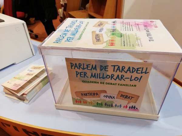 A la Biblioteca de Taradell hi trobaràs el 'Quadern de debat familiar'