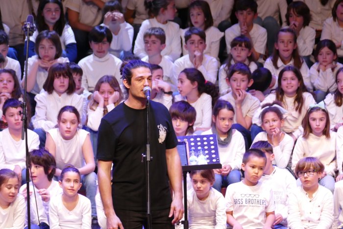 FOTOS. Gran cantata d'alumnes d'escoles de música amb Els Catarres a Taradell