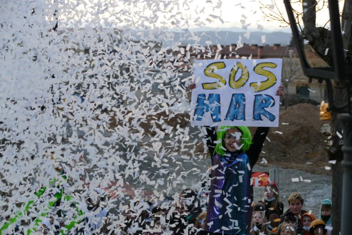 FOTOS I VÍDEOS. CarnaSEB s'imposa al Carnaval de Taradell i Els Troneres, segons