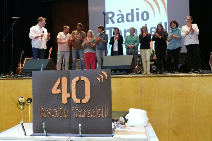 FOTOS, VÍDEOS i ÀUDIO. Gran celebració dels 40 anys de Ràdio Taradell