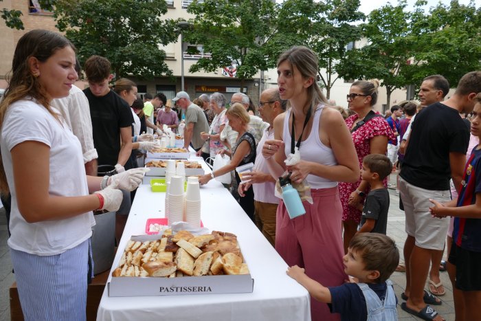 FOTOS. Cercavila dels gegants i xocolatada de festa major