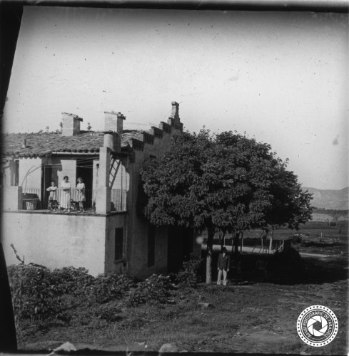 Exposició:  'El Taradell de fa 100 anys vist per un estiuejant' 