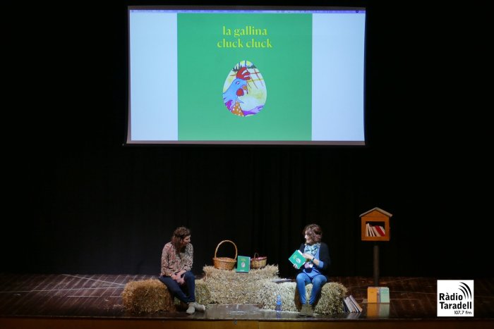 FOTOS: Inauguració del punt d'intercanvi de llibres a Castellets amb 'La gallina cluck cluck'