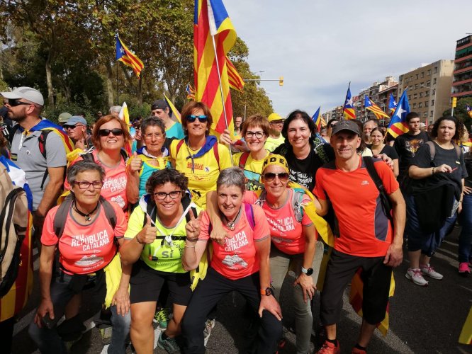 GALERIA DE FOTOS. Taradellencs a les Marxes per la Llibertat i a la manifestació de Barcelona