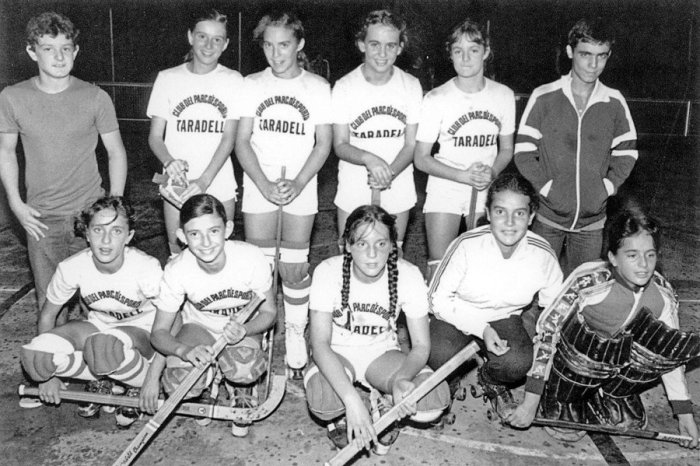 El primer equip femení d'hoquei a Taradell