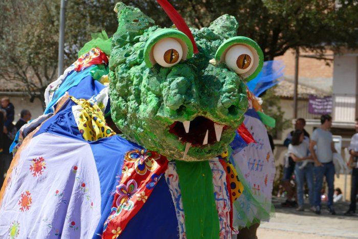 FOTOS: Taradell surt al carrer per celebrar Sant Jordi