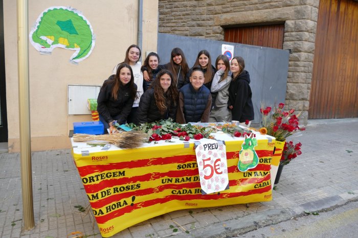 <strong>FOTOS</strong> | Un Sant Jordi multitudinari espanta la pluja