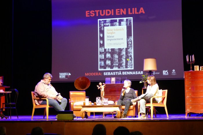 Estudi en lila